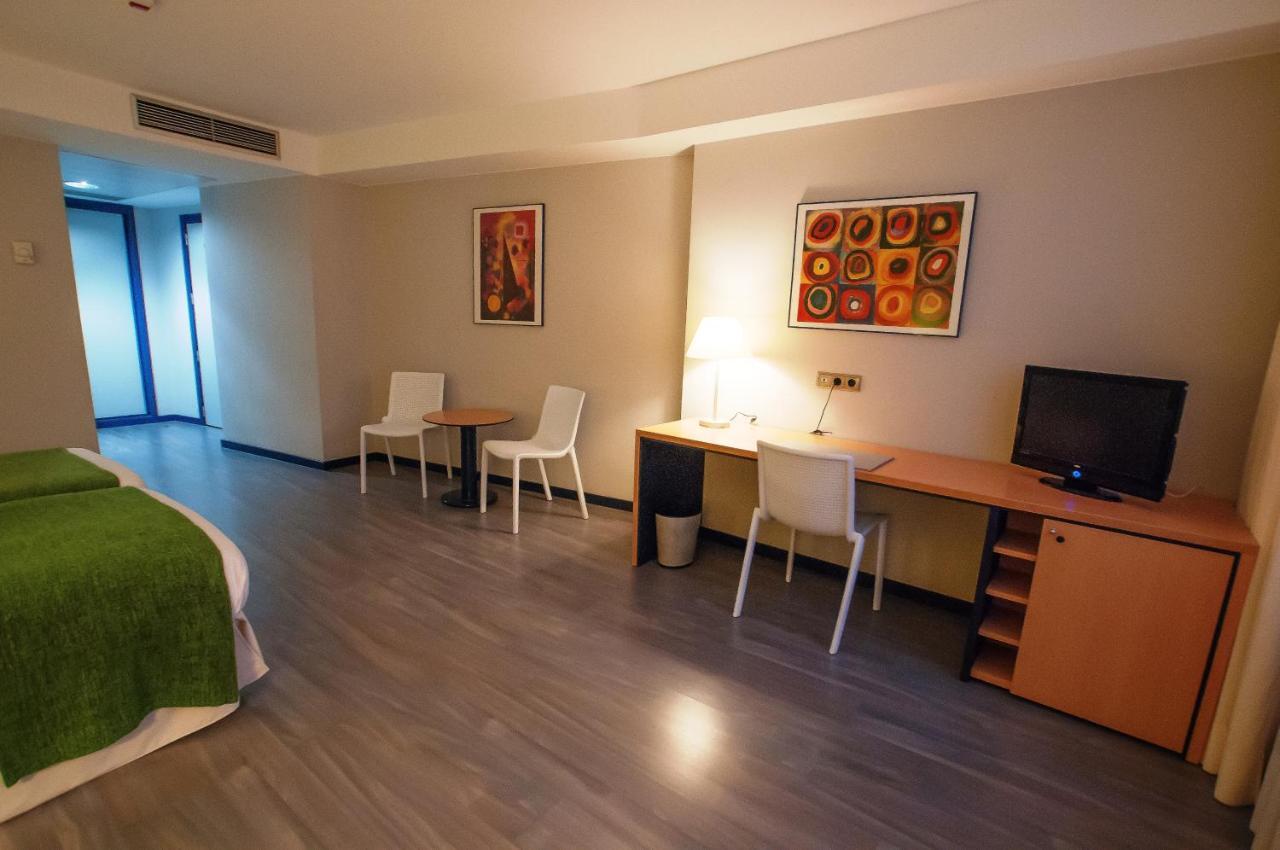 فندق Ibis Styles Zaragoza Ramiro I الغرفة الصورة